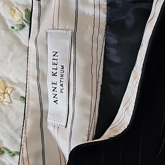 Anne Klein  Pin Striped  Skirt Size 2P - Picture 3 of 5